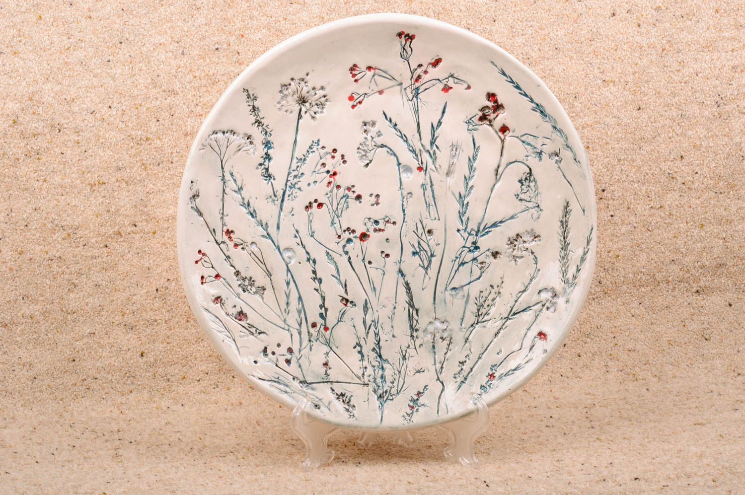 Керамическая тарелка с растительным узором ручная работа расписанная глазурью фото 1