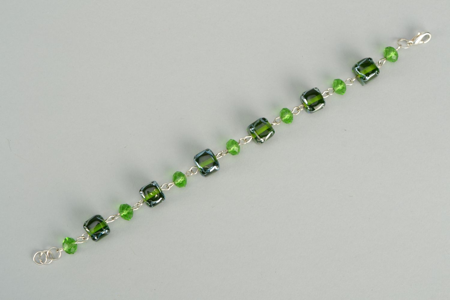 Handmade bracelet with glass beads and crystal of green color photo 5