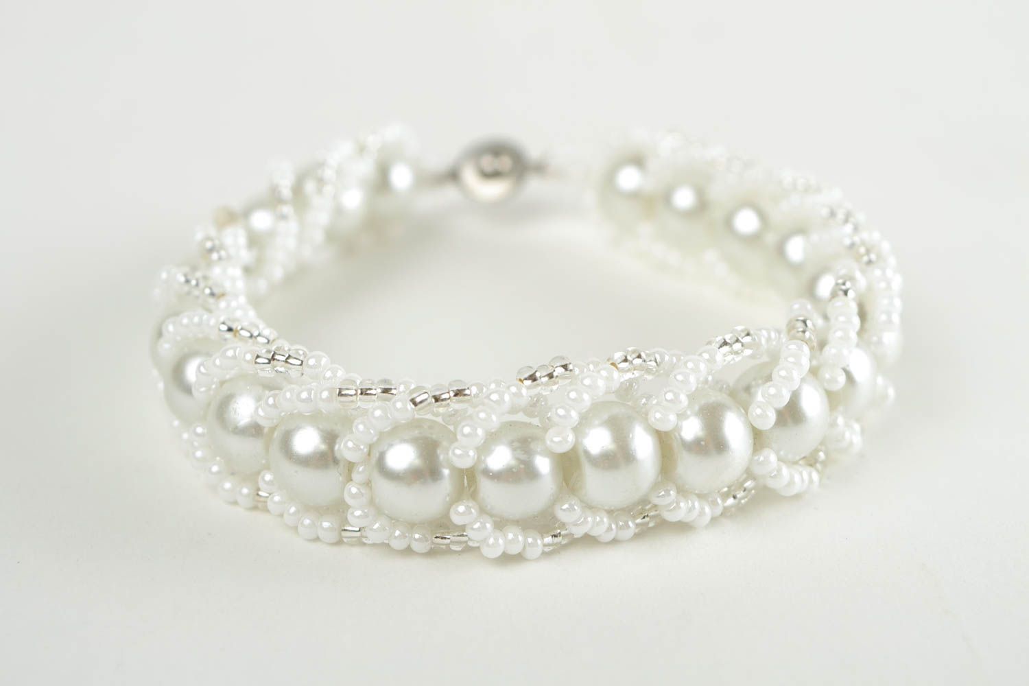 Bracelet blanc Bijou fait main perles de rocaille fils de coton Cadeau femme photo 3