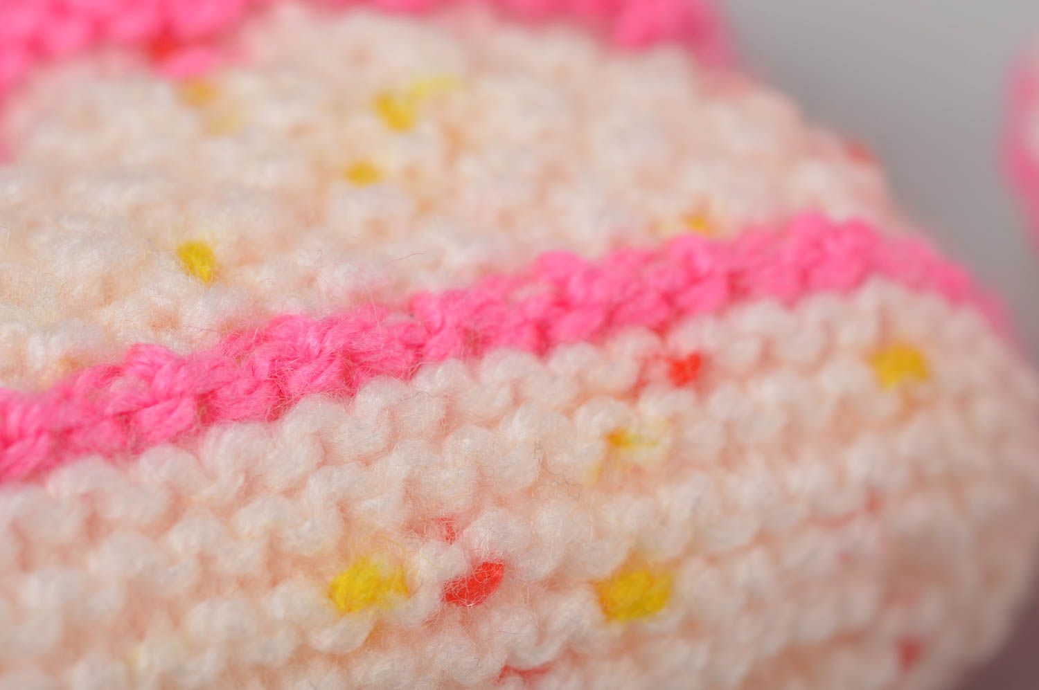 Chaussons de bébé au crochet faits main roses en fils de coton Vêtement bébé photo 4