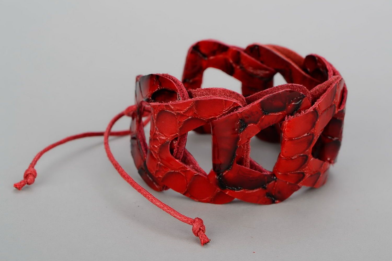 Red leather bracelet photo 2