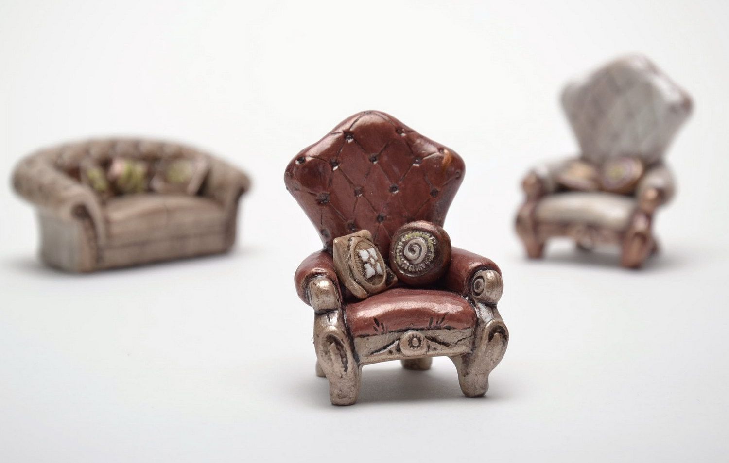 Figurine décorative de plâtre en forme de fauteuil photo 5