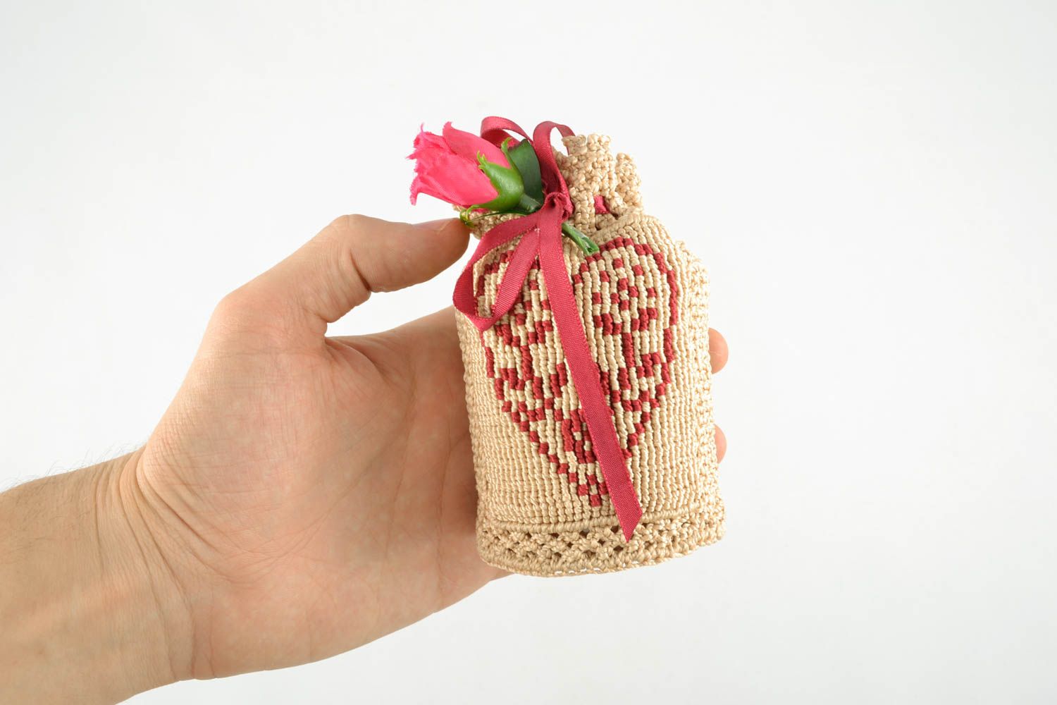 Gift sack with artificial flowers photo 5