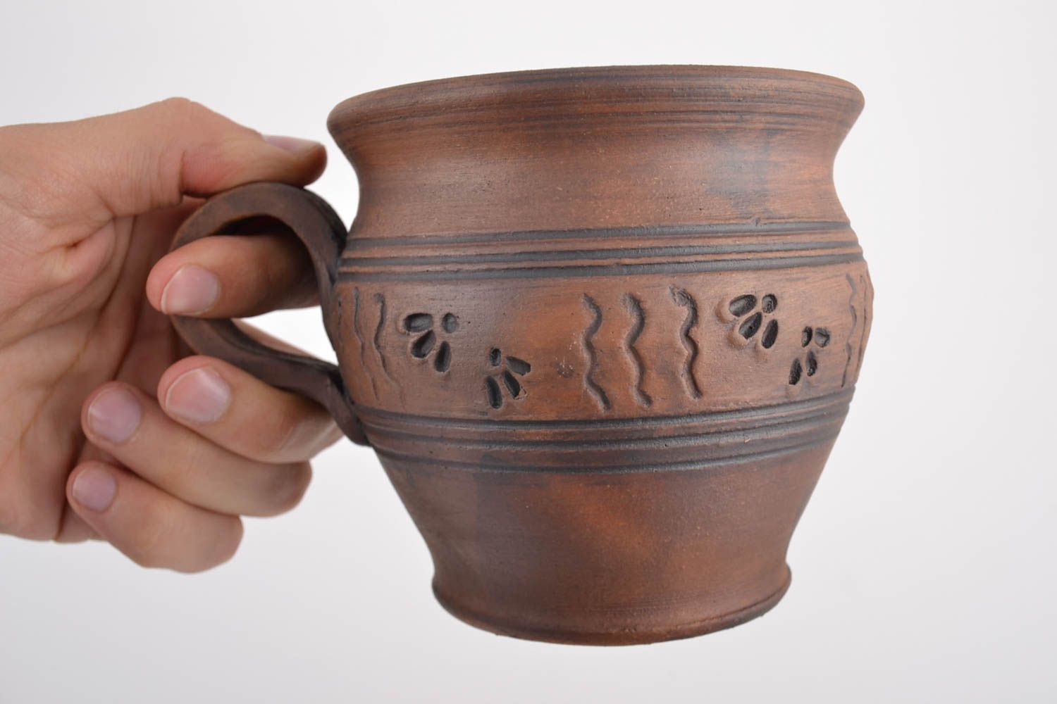 XXL 18 oz clay cup with hande and rustic pattern photo 2