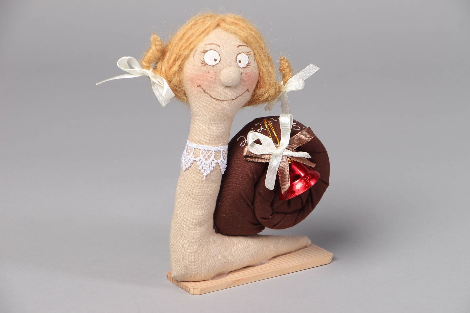 Unusual soft toy snail photo 1