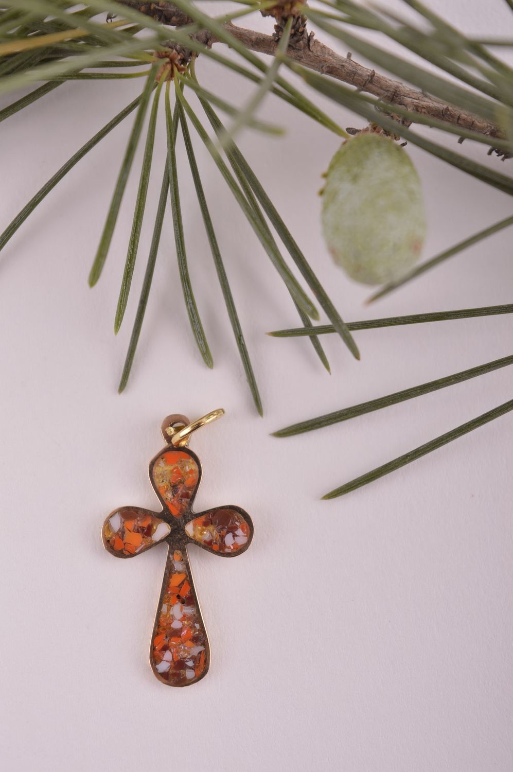 Крестик с камнями handmade подвеска на шею украшение из латуни крестик из латуни фото 1