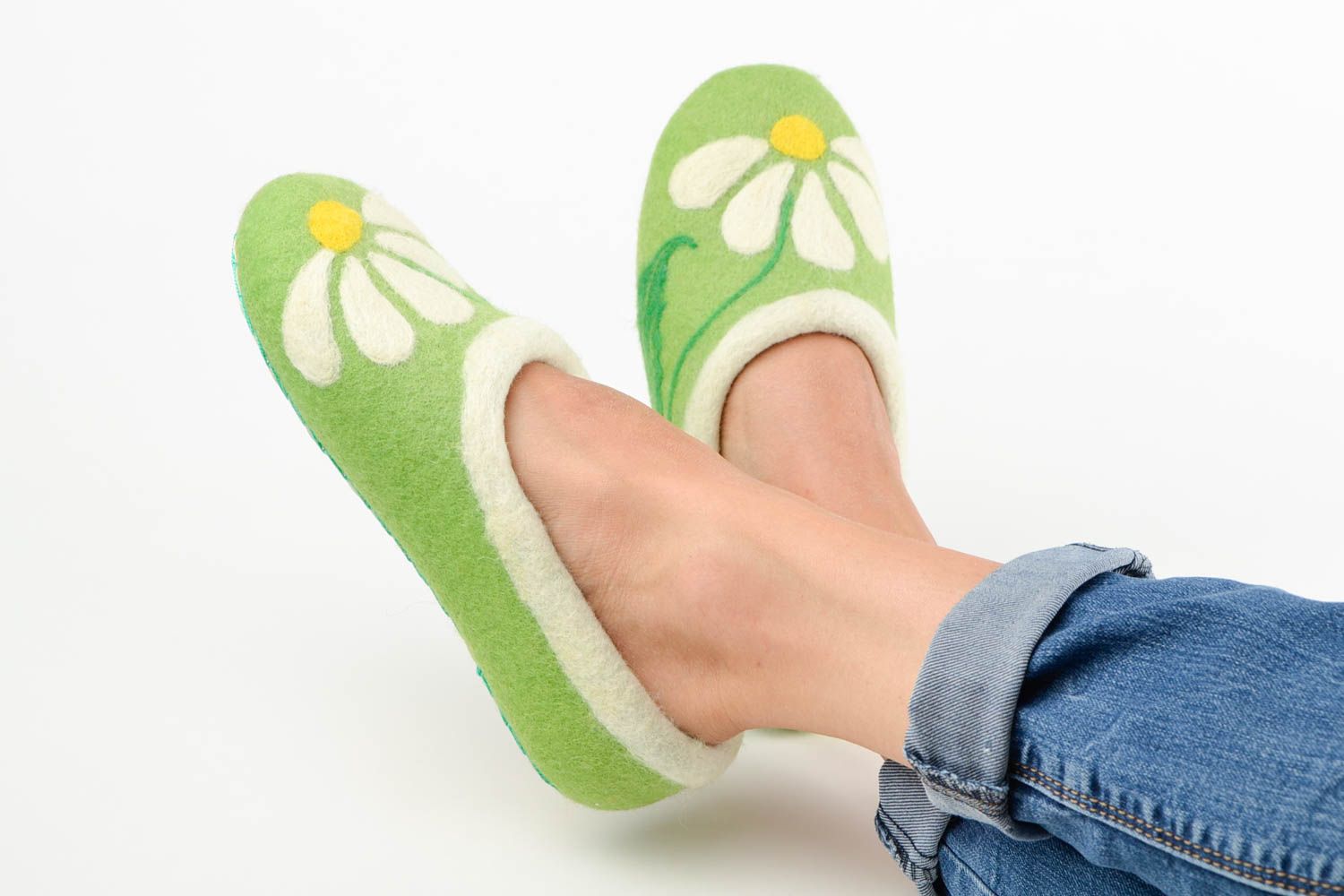 Pantoufles en laine feutrée faites main vertes pour femme Chaussures d'intérieur photo 1