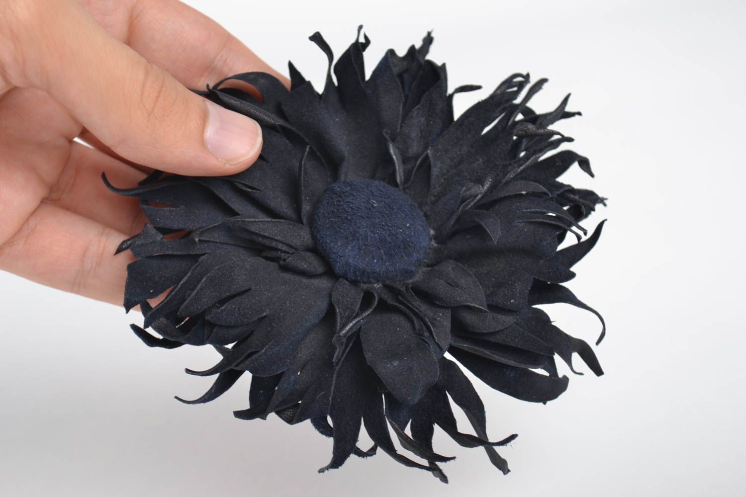 Handmade Blumen Brosche Schmuck aus Leder Designer Accessoire Geschenk für Frau foto 5