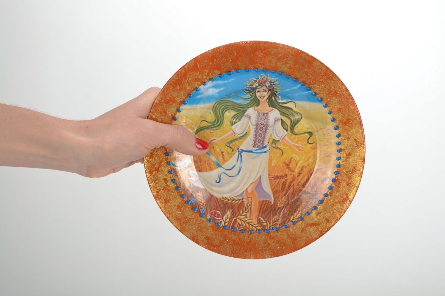 Ceramic plate made using decoupage technique photo 2