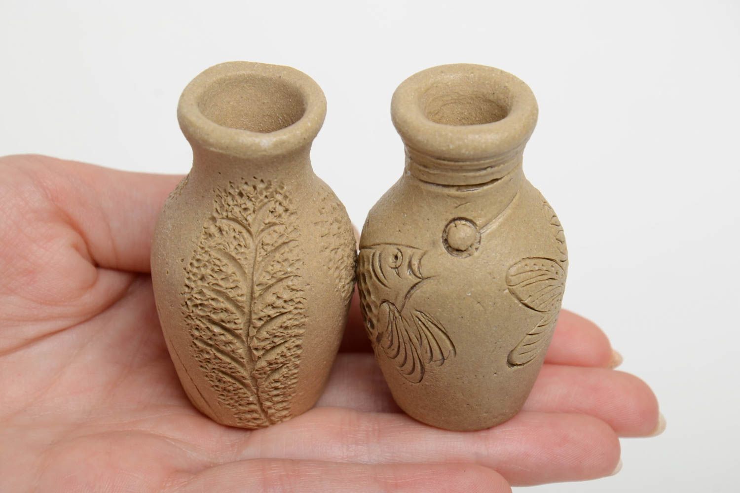 Figurines en terre cuite deux cruches décoratives miniatures faites main photo 5