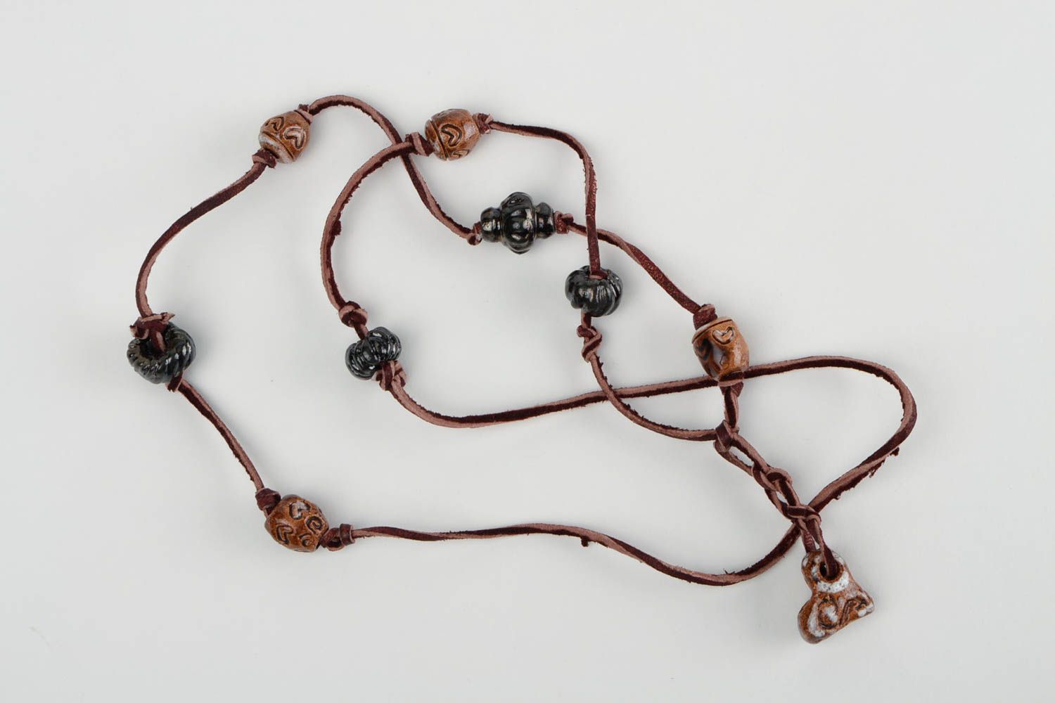 Глиняный аромакулон авторский кулон ручной работы украшение на шею на шнурке фото 1