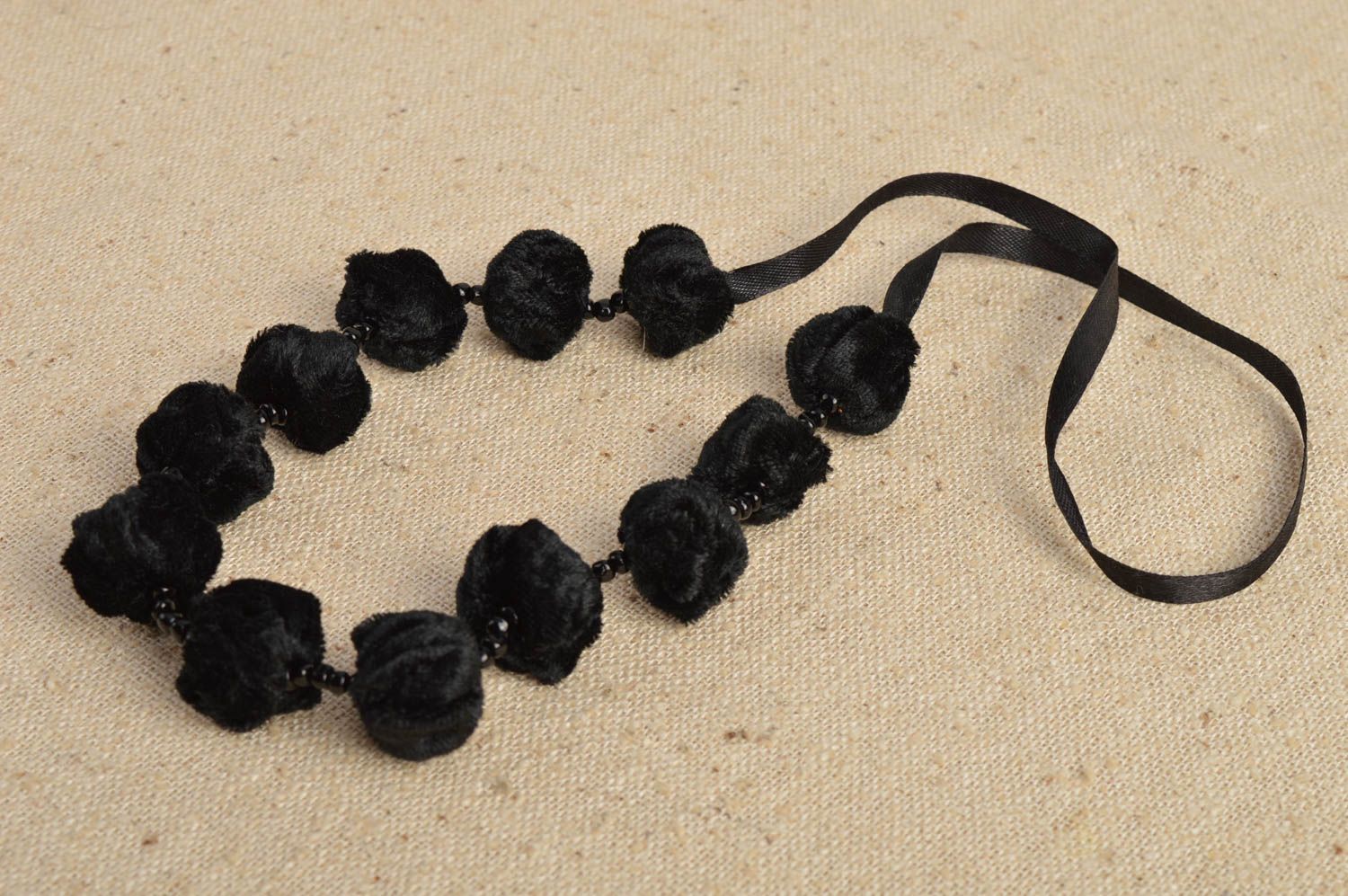 Modeschmuck Halskette handmade Damen Collier Accessoires für Frau schwarz Stoff foto 1