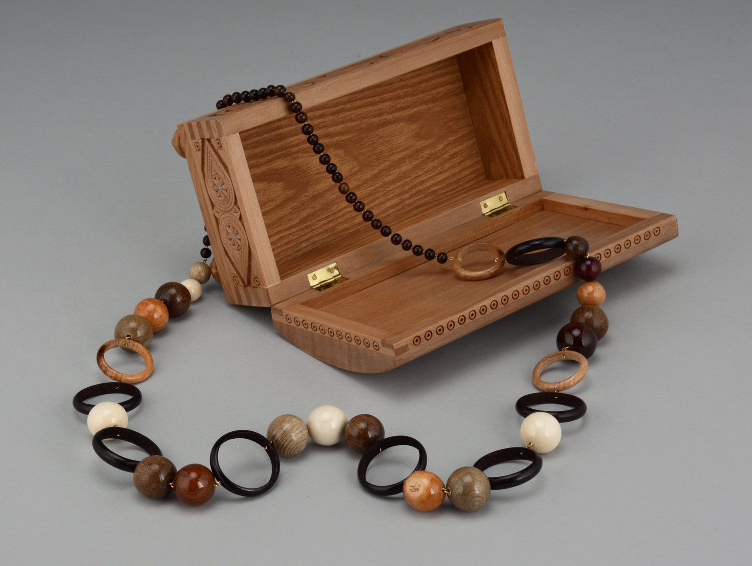 Handmade long wooden beaded necklace photo 2