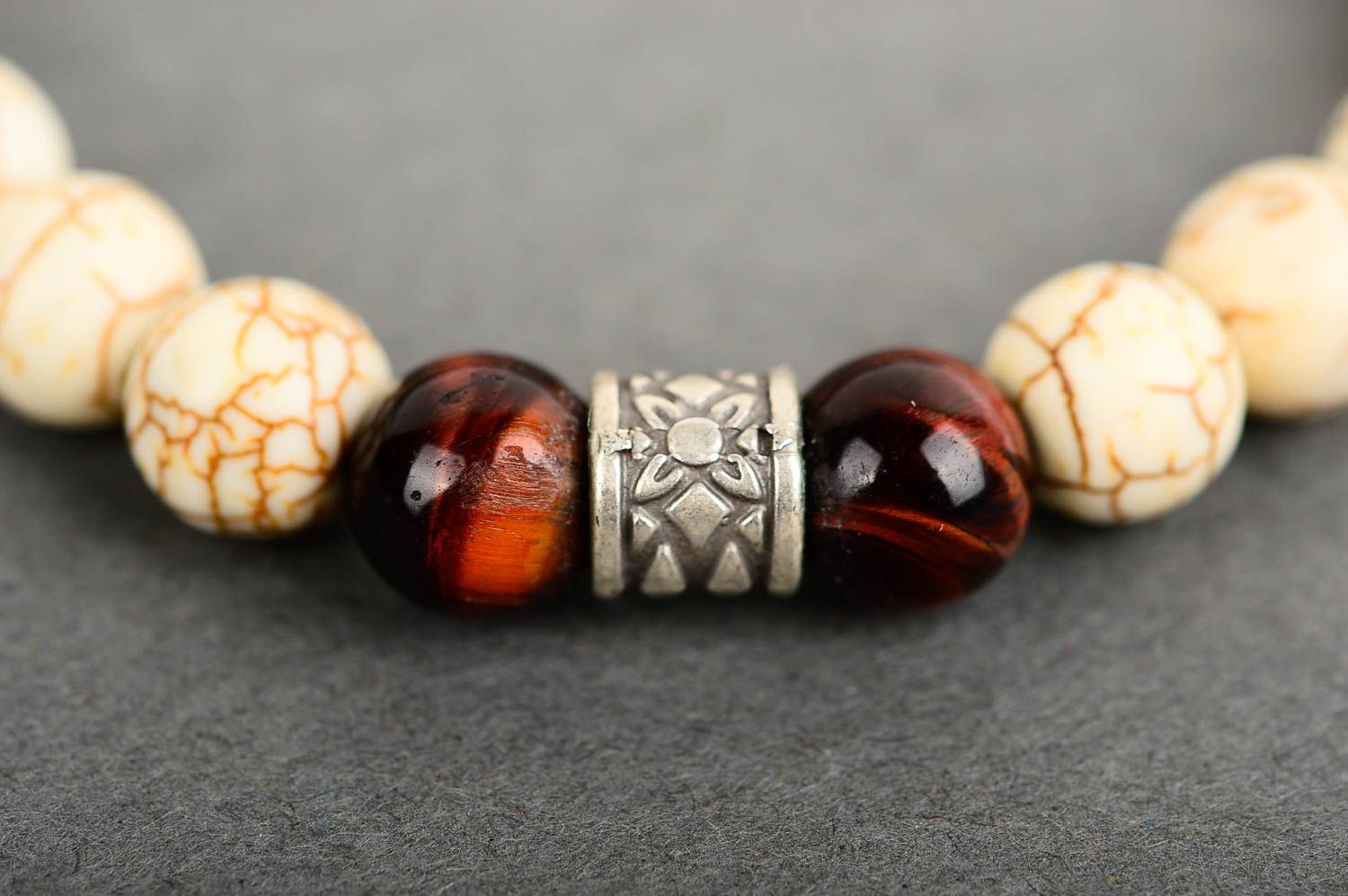 Bracelet pierres naturelles Bijou fait main clair Accessoire pour femme design photo 4