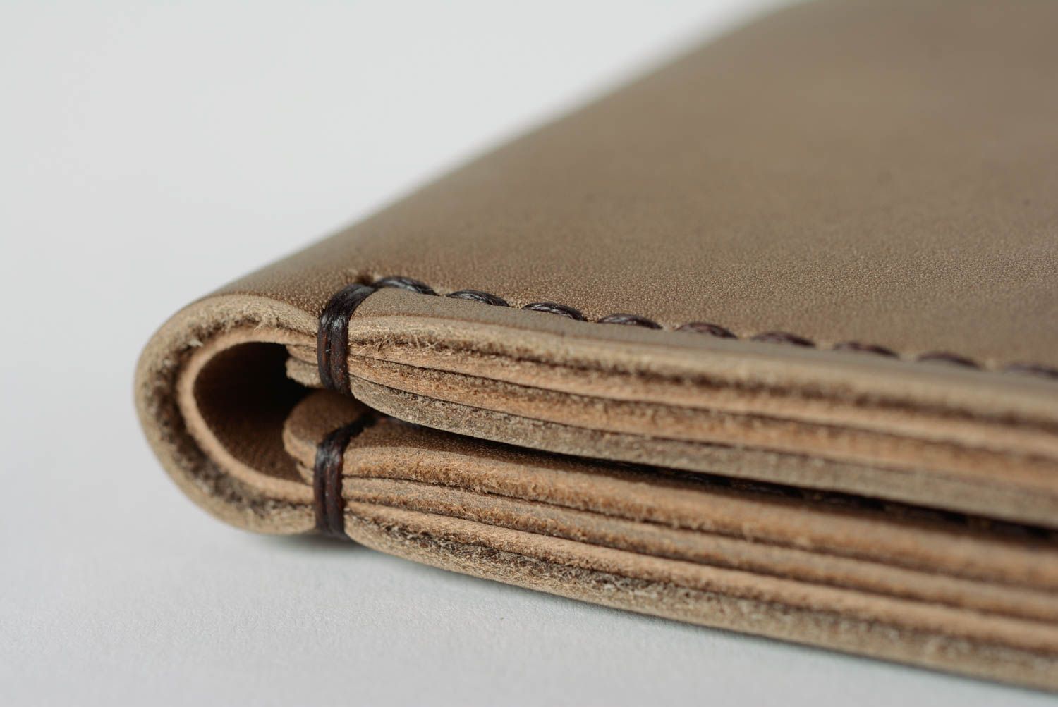 Handmade stylish designer light brown genuine leather wallet for men photo 5