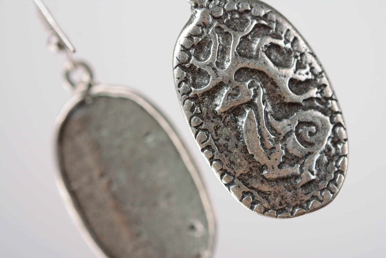 Oval earrings with pendants photo 4