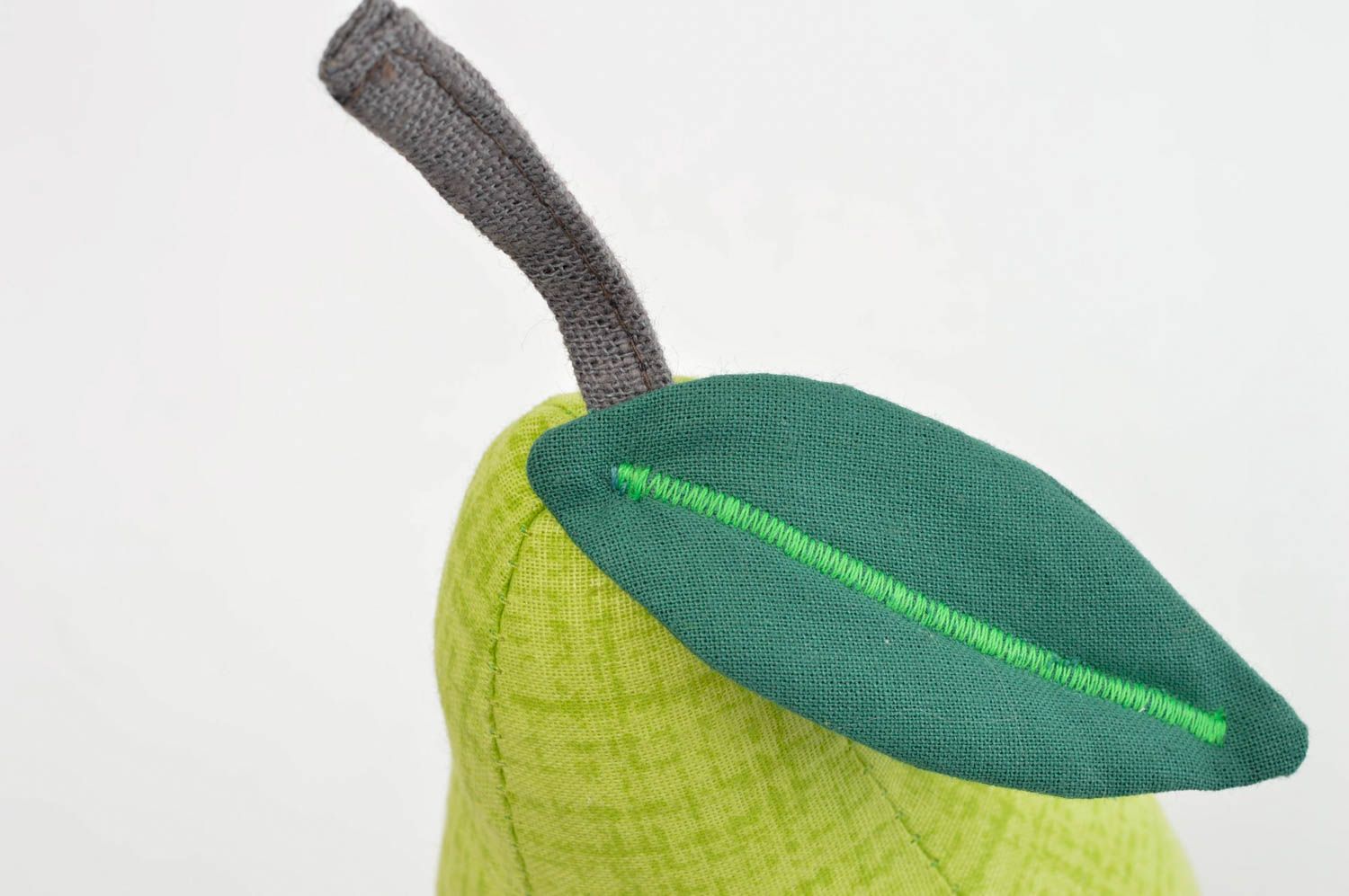 Игрушка груша ручной работы детская игрушка зеленая красивая мягкая игрушка фото 5