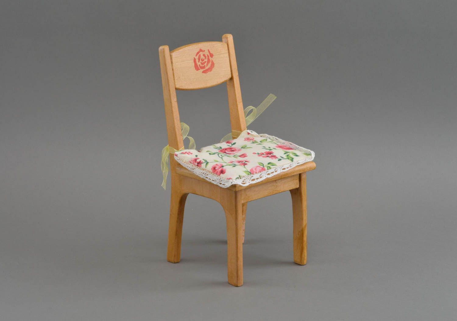 Хлопковая накладка на кукольный стул цветочная оригинальная ручной работы фото 1
