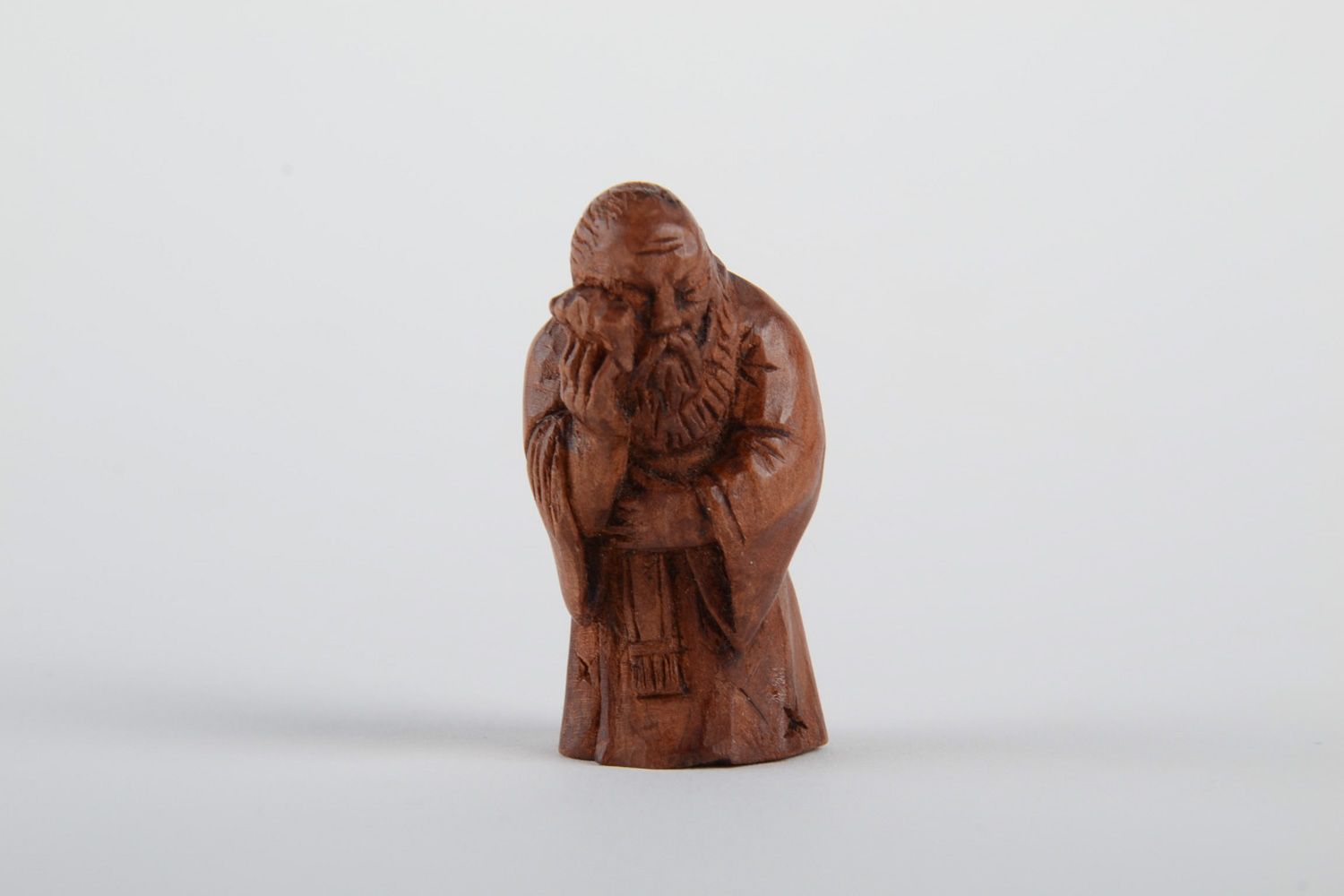 Petite statuette en bois décorative originale faite main brune artisanale Sage photo 2