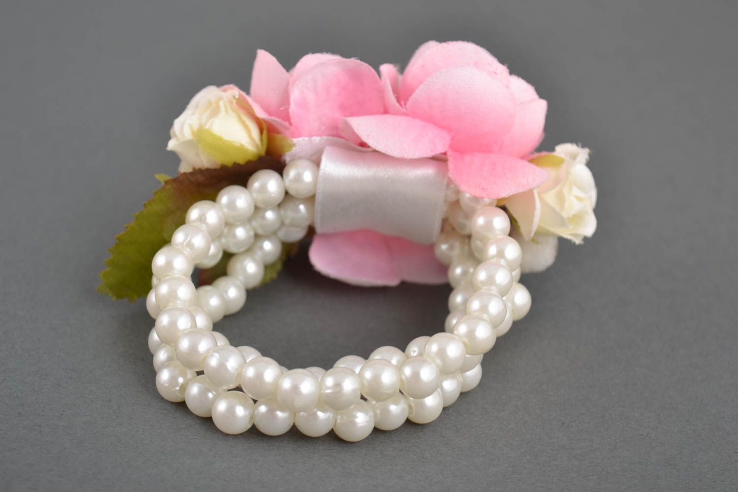 Bracelet perles d'imitation Bijou fait main Accessoire femme avec boutonnière photo 3
