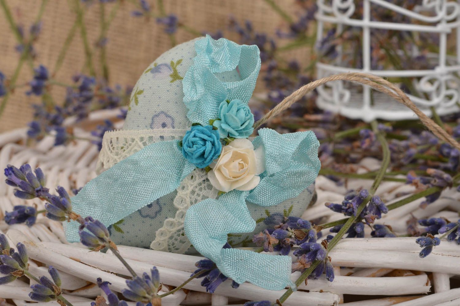Colgante decorativo corazón con flores con aroma de vainilla azul artesanal foto 1