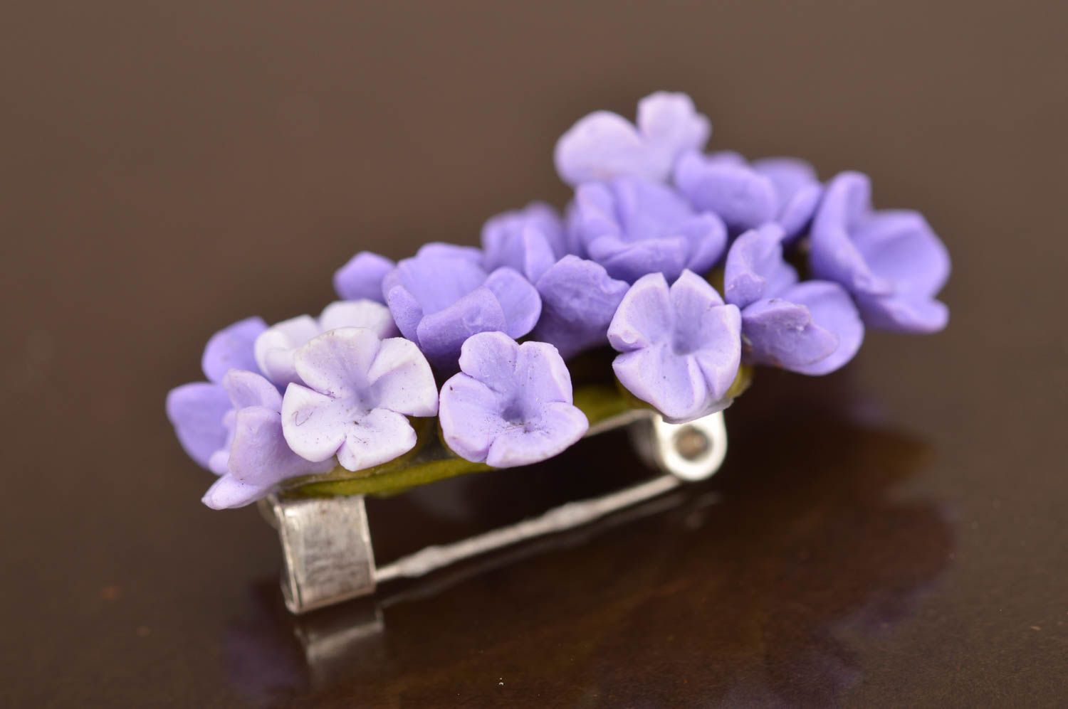 Broche fleurs de lilas en pâte polymère sur épingle en métal faite main photo 5