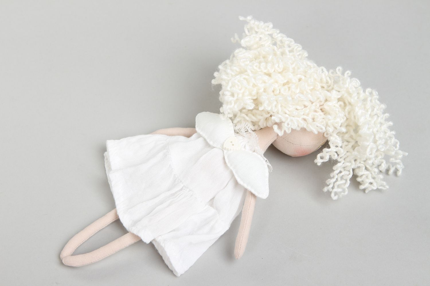 Кукла ручной работы кукла из ткани хлопковая авторская кукла белая декоративная фото 3