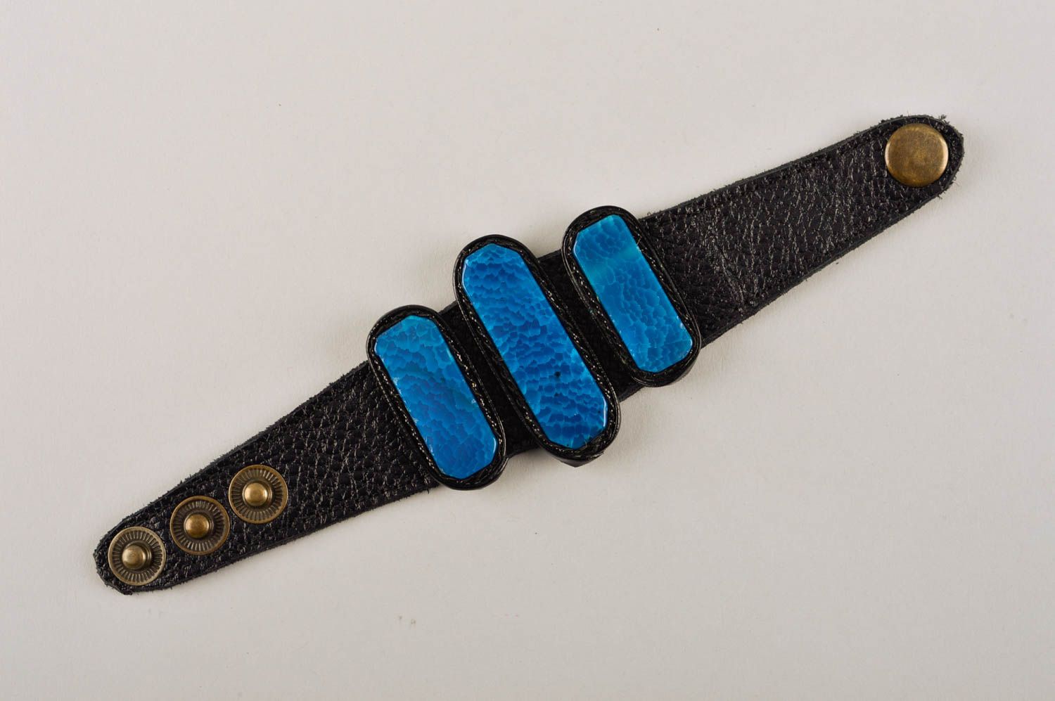 Bracelet cuir Bijoux fait main design insolite de créateur Accessoires cuir photo 4