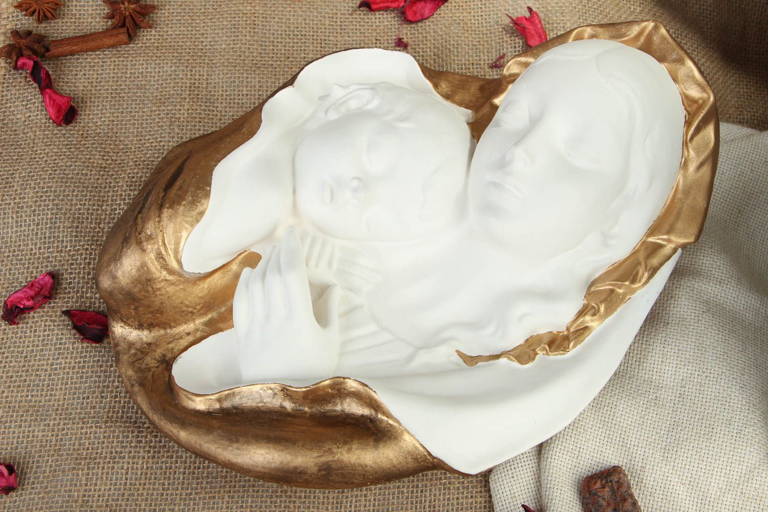 Plaster wall miniature Madonna with Baby photo 4