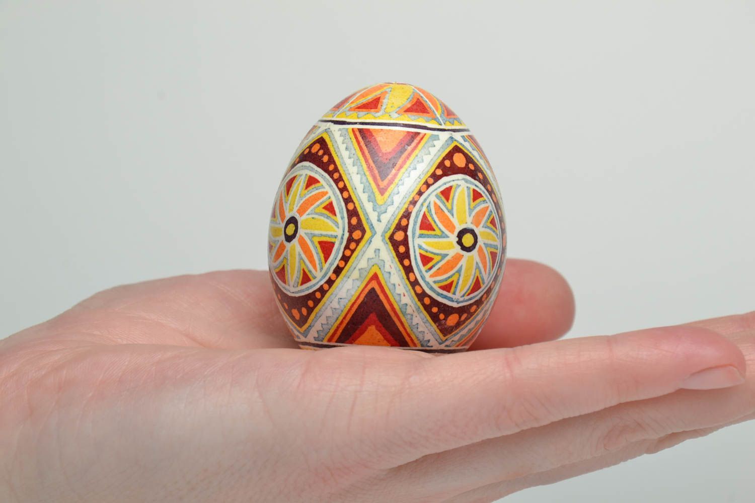Painted Easter egg made using traditional technique photo 5