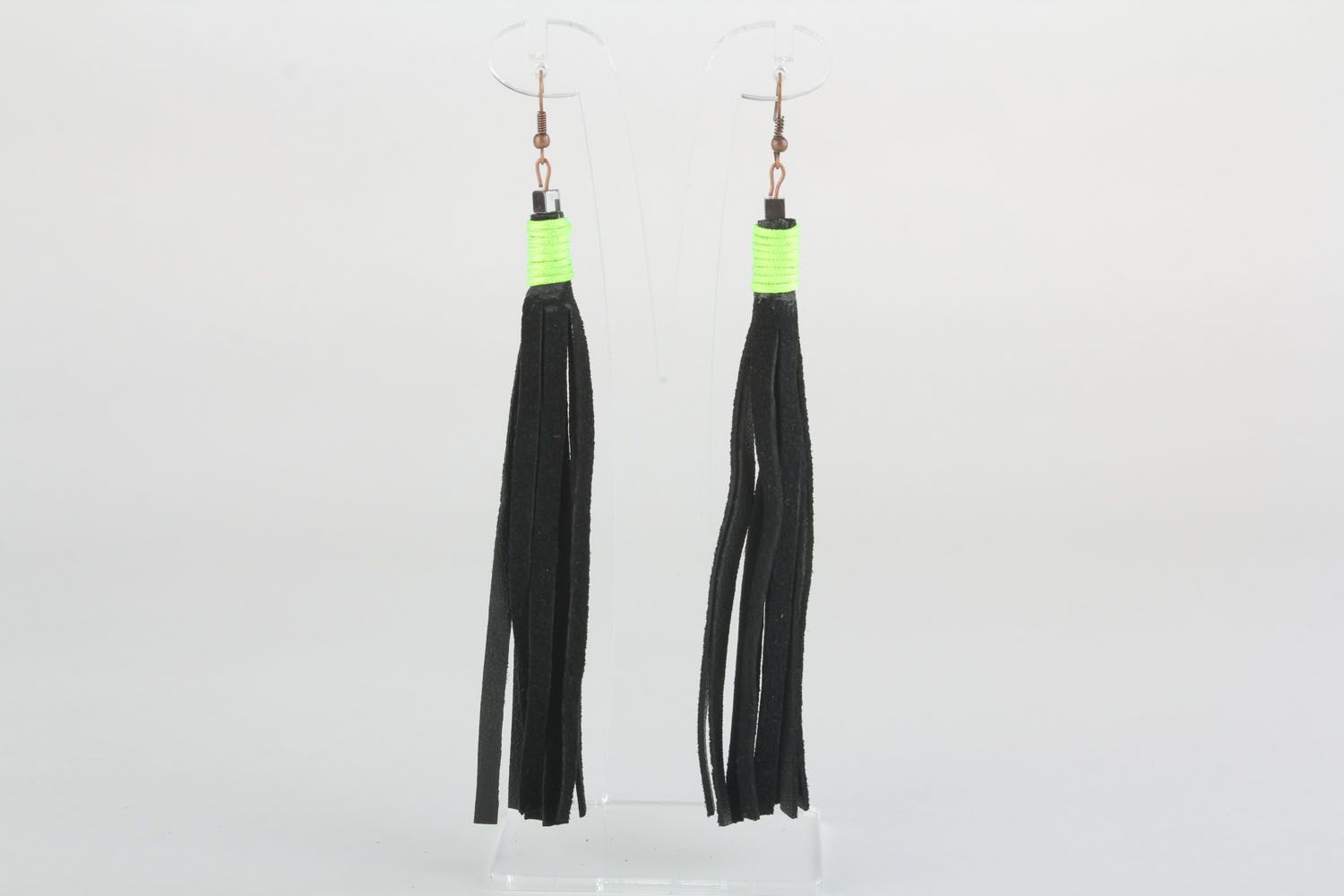 Earrings made of leather and waxed cord photo 1