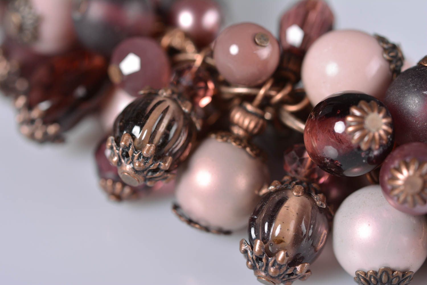Bracelet tendance Bijou fait main en perles fantaisie mauves Cadeau femme photo 2