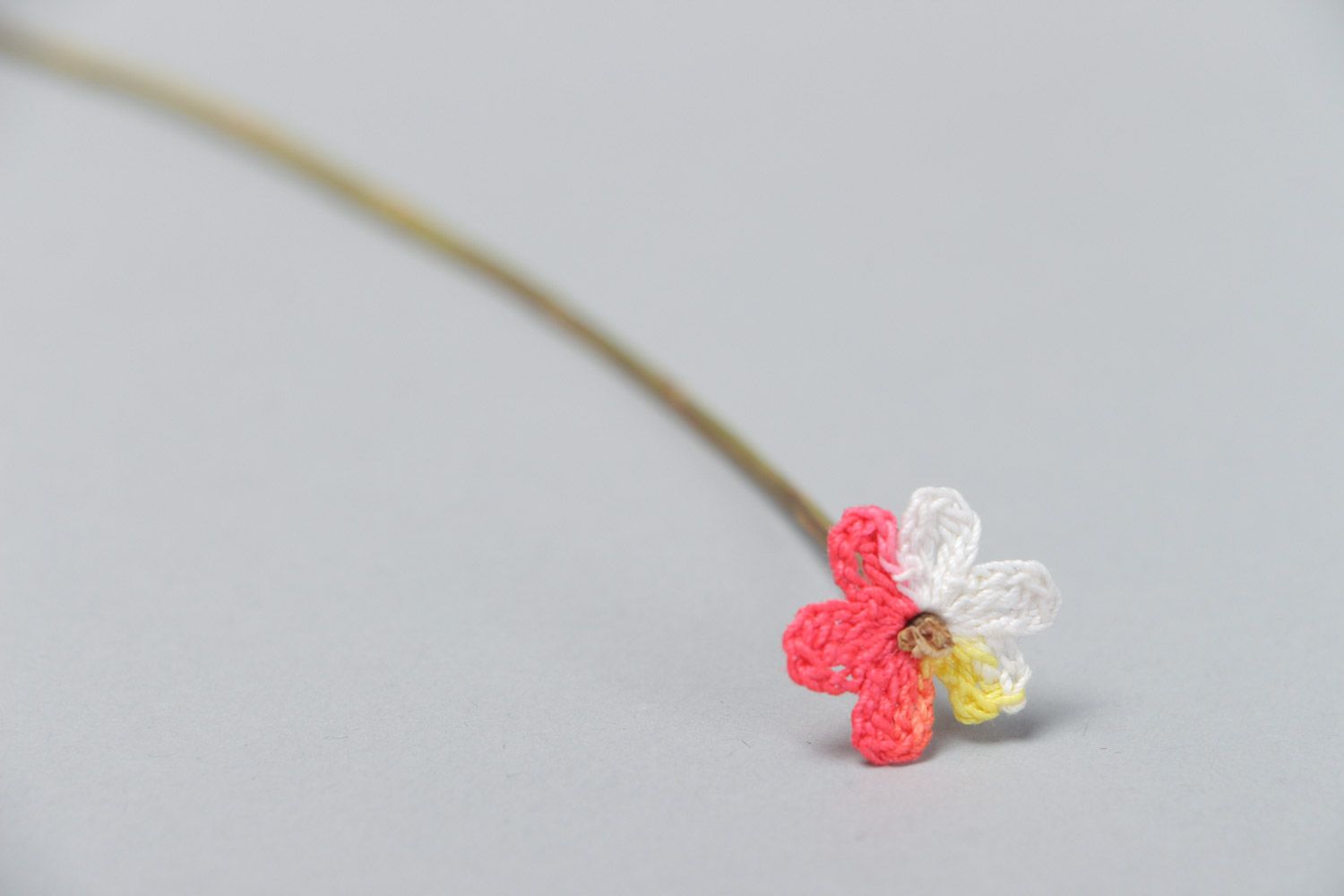 Цветок вязаный крючком декоративный полевой из хлопчатобумажных ниток хэнд мэйд фото 3