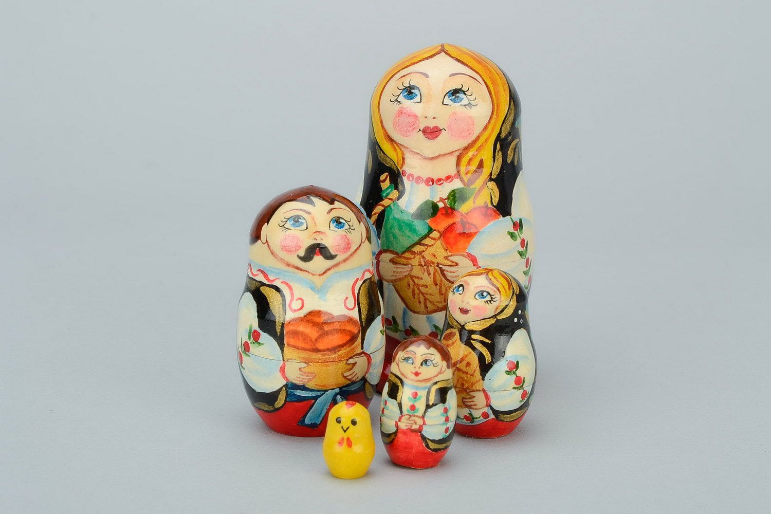 Nesting doll With apples and home brew photo 4