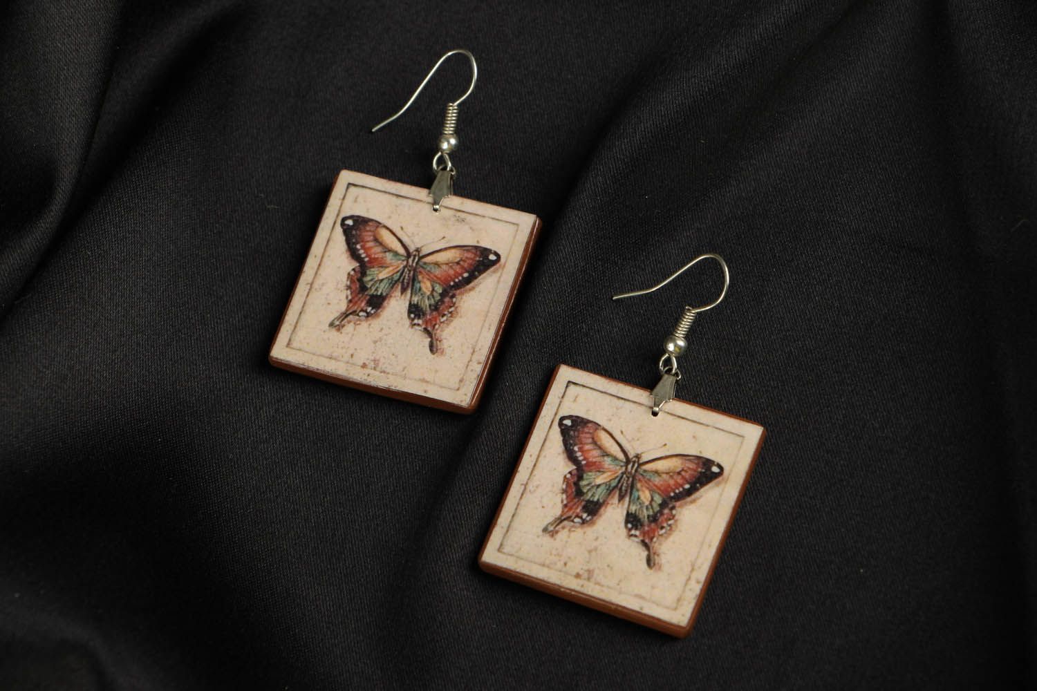 Boucles d'oreilles fantaisie carrées Papillons  photo 1