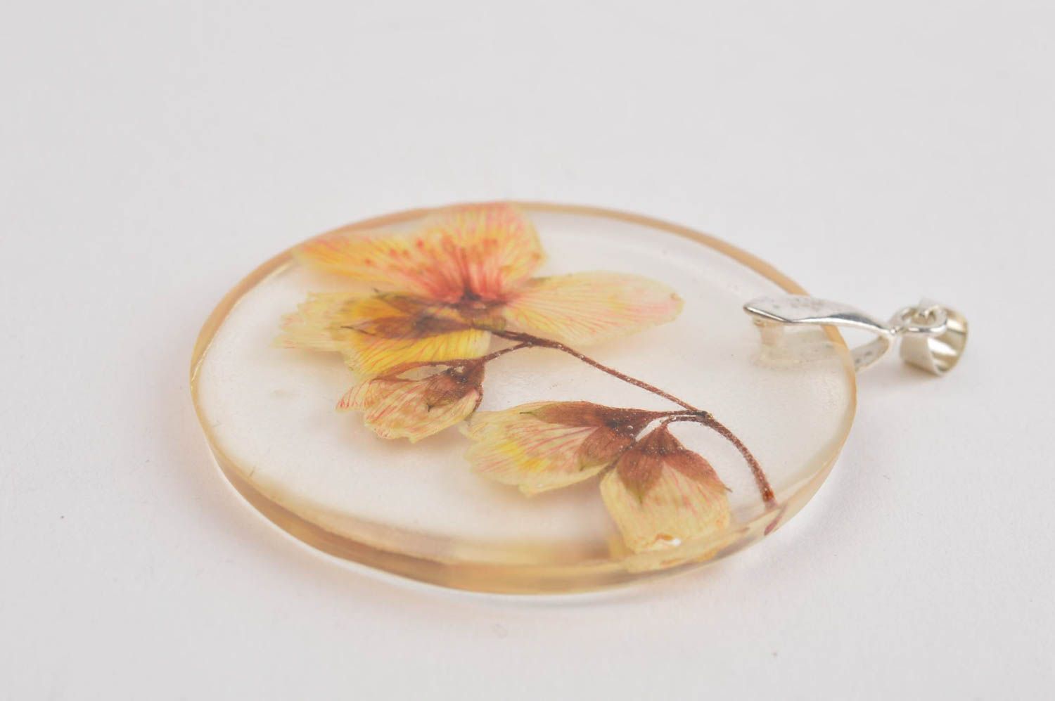 Round handmade botanical pendant flower pendant fashion tips for girls photo 4