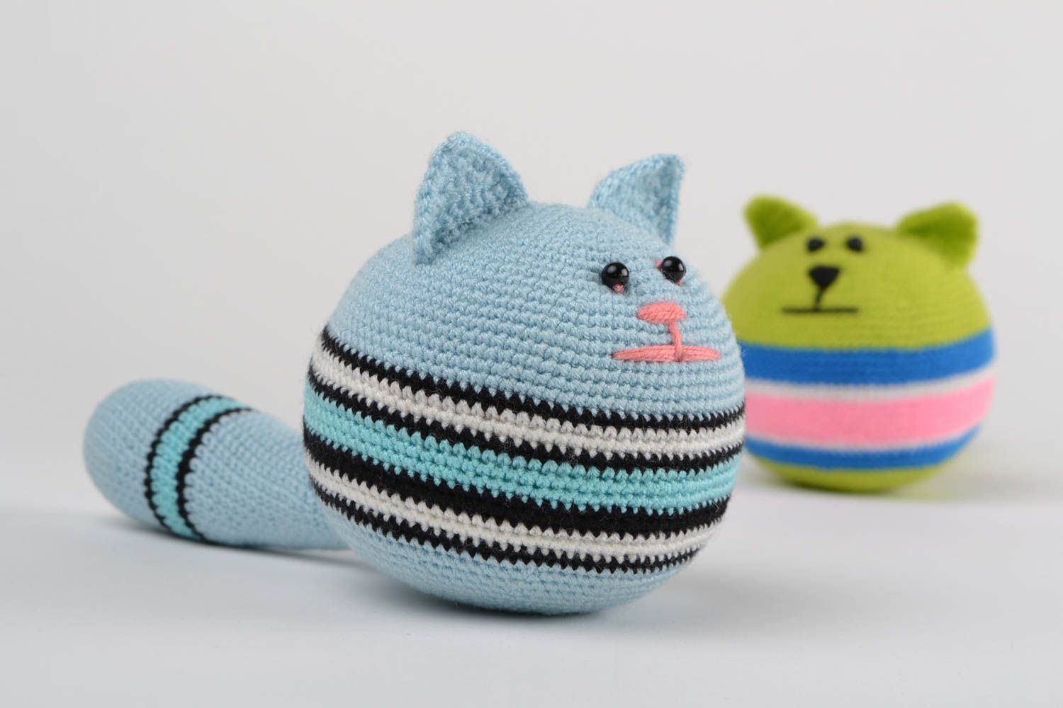 Set of 2 handmade anti-stress soft toys crocheted of acrylic threads cats photo 4
