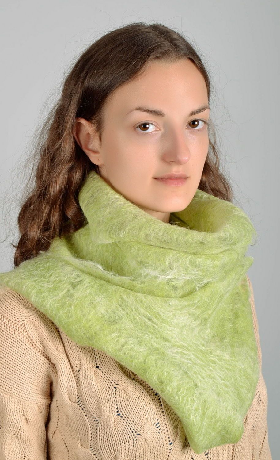 Woolen scarf made using wet felting technique photo 2