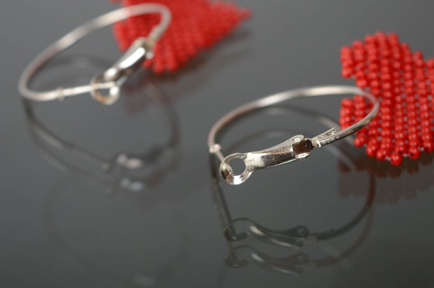 Ohrringe aus Glasperlen Handarbeit mit Anhänger Herz rot foto 5