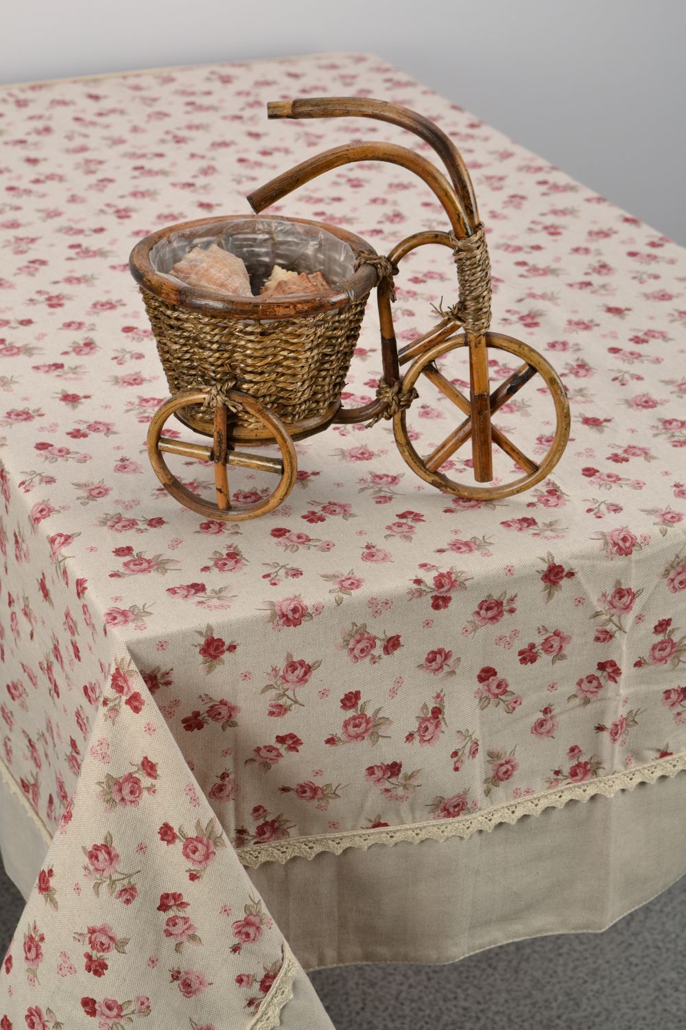 Nappe de table rectangulaire en tissu avec dentelle faite main Rose rouge photo 3