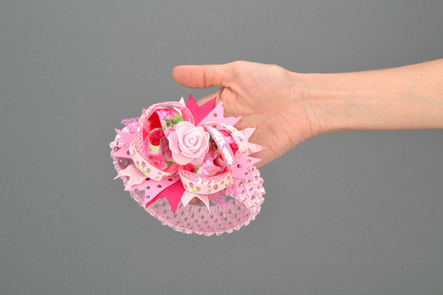 Fascia per capelli fatta a mano con fiore accessori originali per bambina
 foto 2
