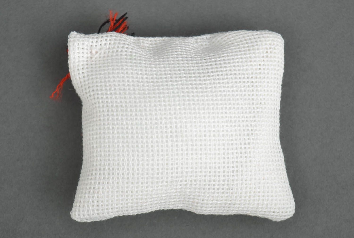 Аксессуар для шитья хэнд мэйд вышитая игольница подушечка для иголок с вышивкой фото 3