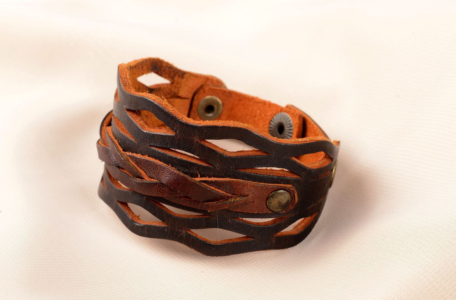 Bracelet large cuir naturel Bijou fait main design casual Cadeau original photo 5