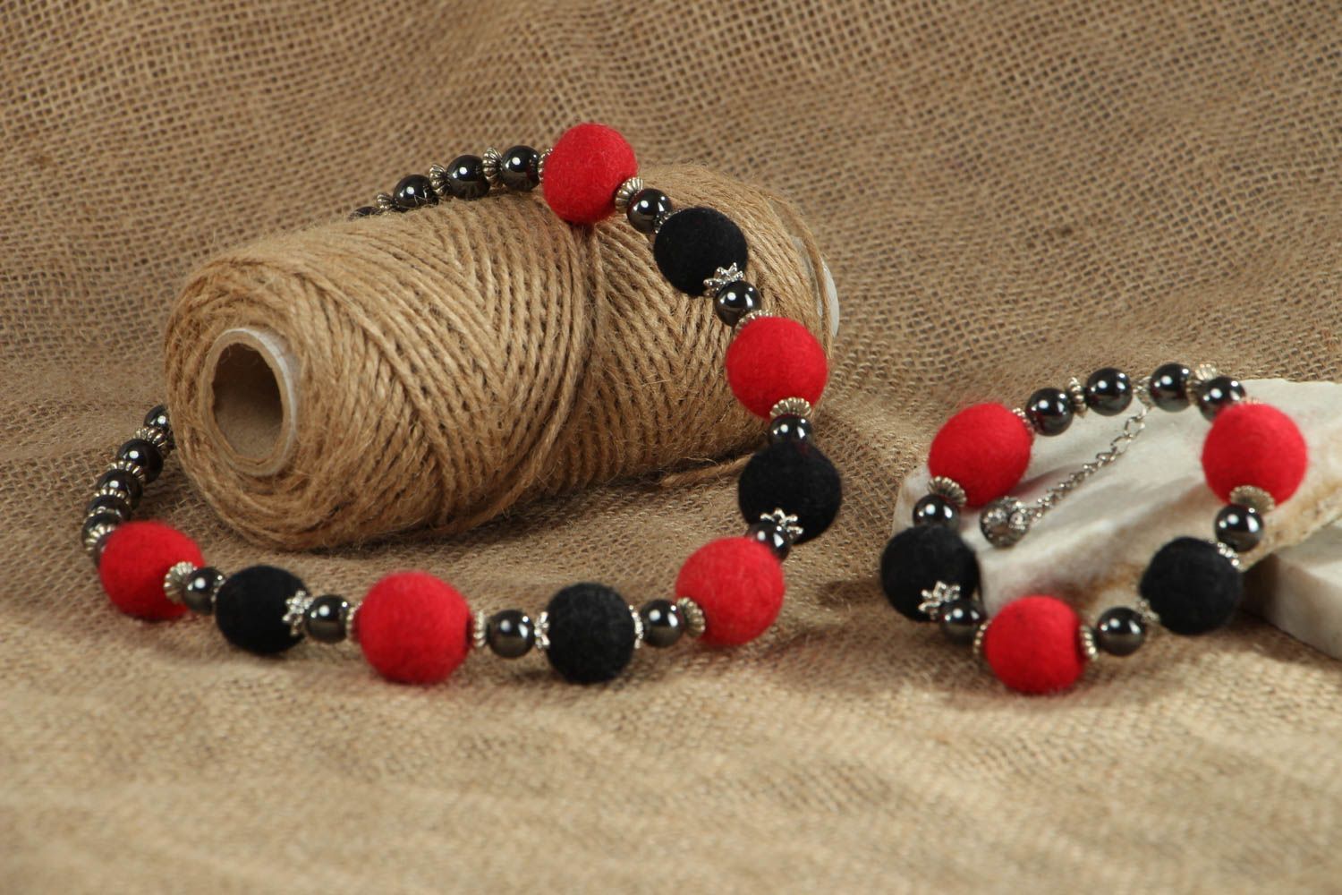 Felted wool bead necklace and bracelet photo 5