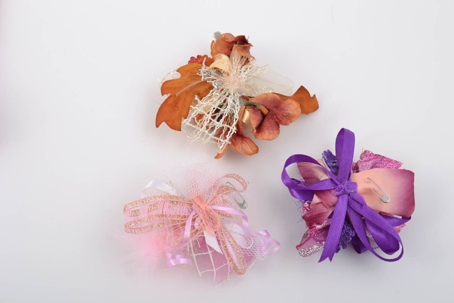 Handmade Deko Schmuck Blüten aus Stoff 3 Stück für Geschenk Freundinnen foto 4