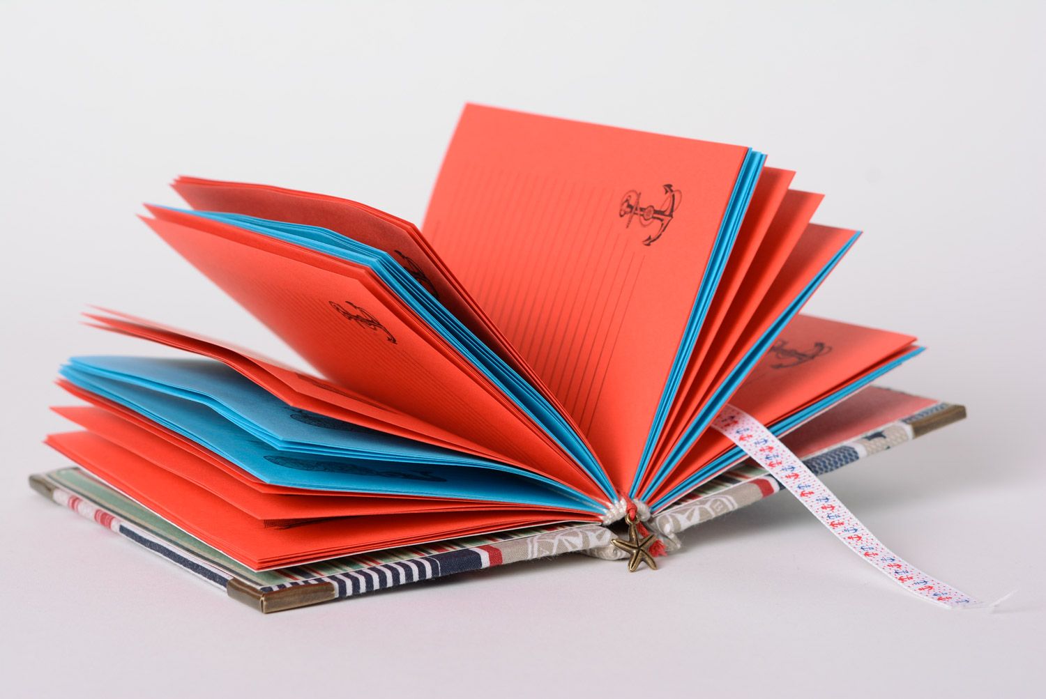 Carnet de notes fantaisie couvercle en tissu pages rouges et bleues fait main photo 2