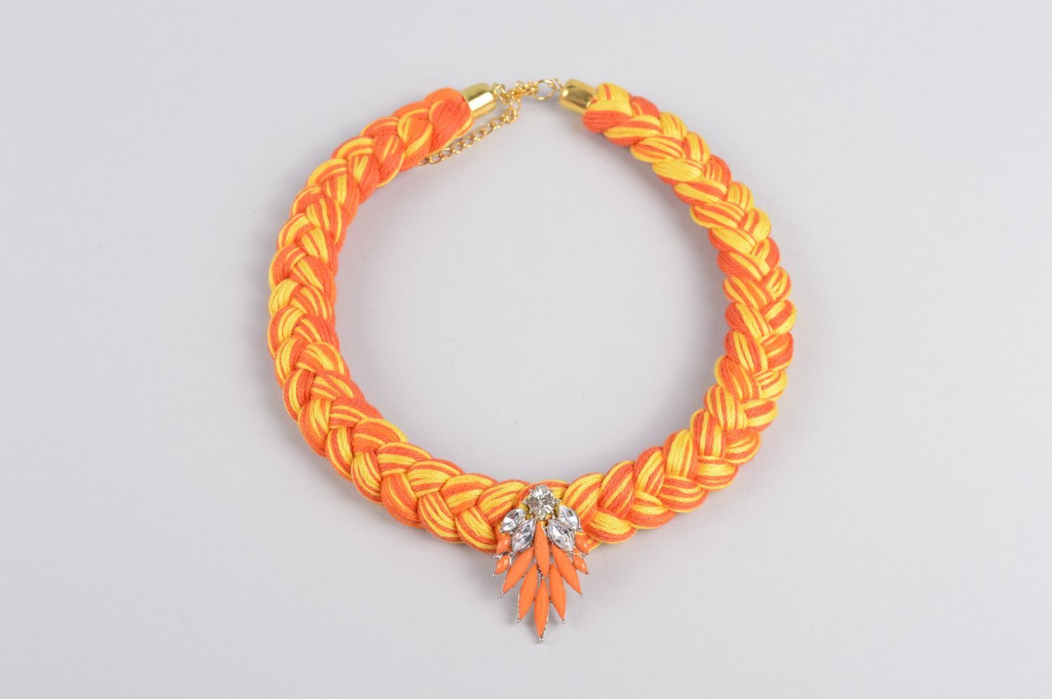 Collier textile Bijou fait main tendance jaune orange en fils Cadeau femme photo 1
