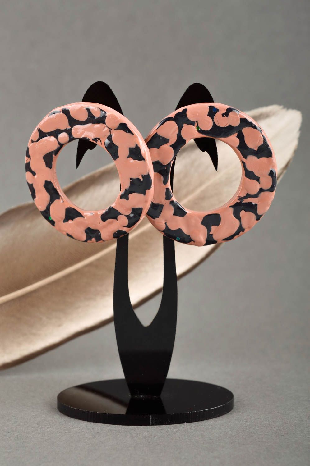Schöne stilvolle Creolen Ohrringe handmade Designer Schmuck Accessoire für Frau foto 1
