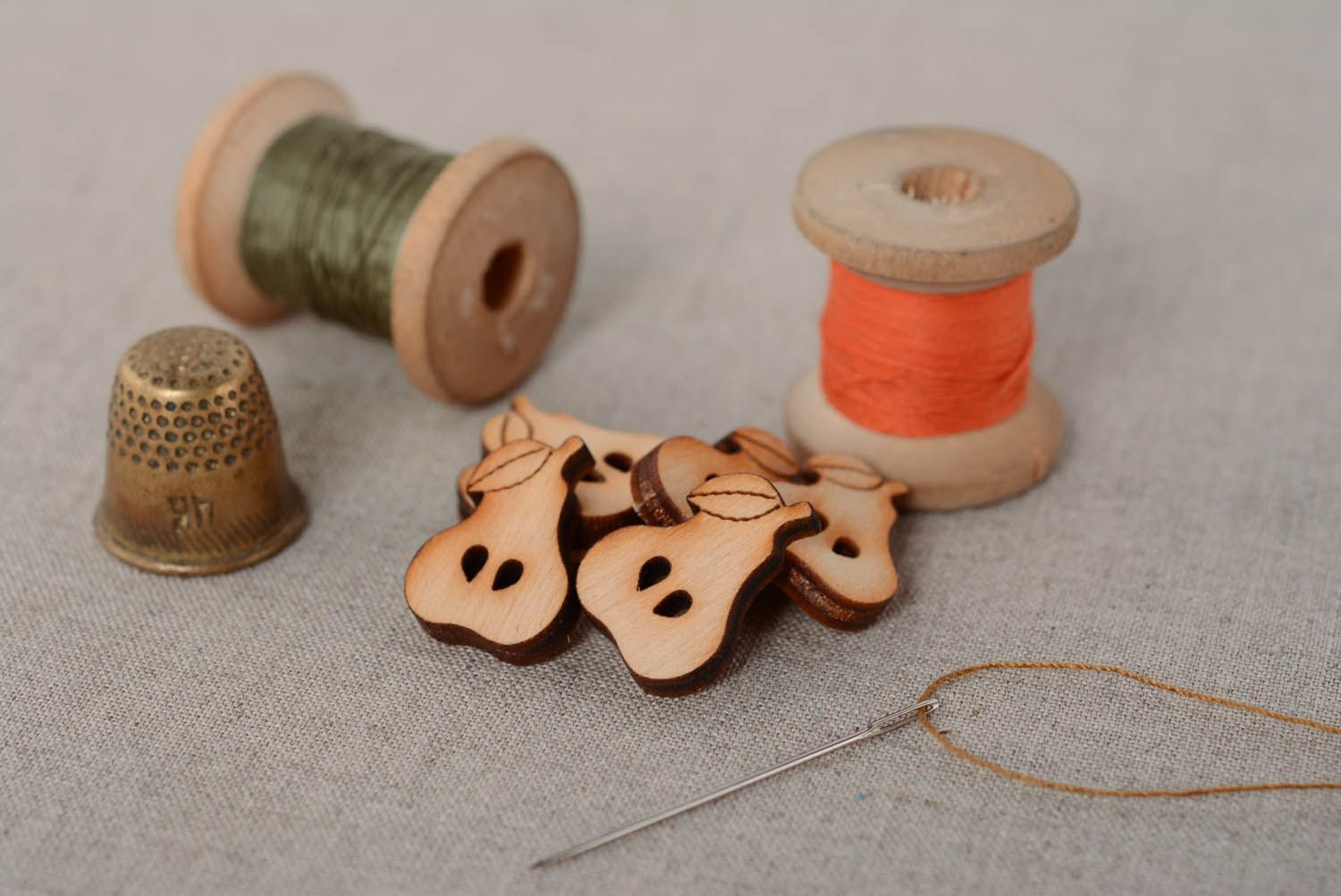 Fourniture de boutons poires faits en bois photo 2