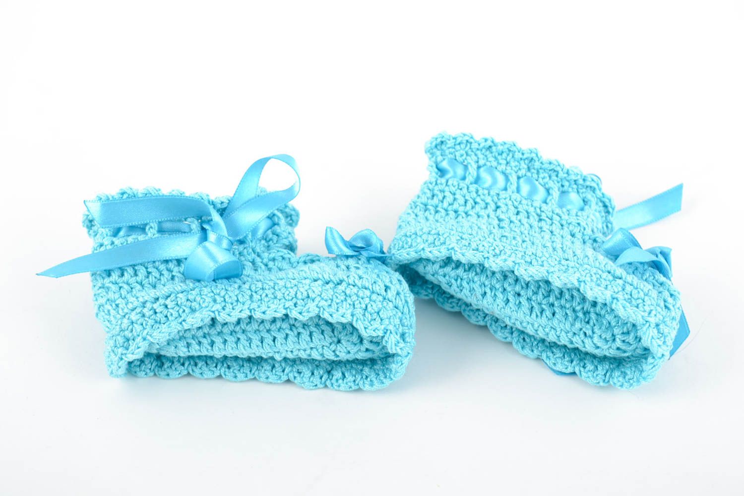 Beautiful handmade blue crochet cotton baby booties with bows and flowers photo 3